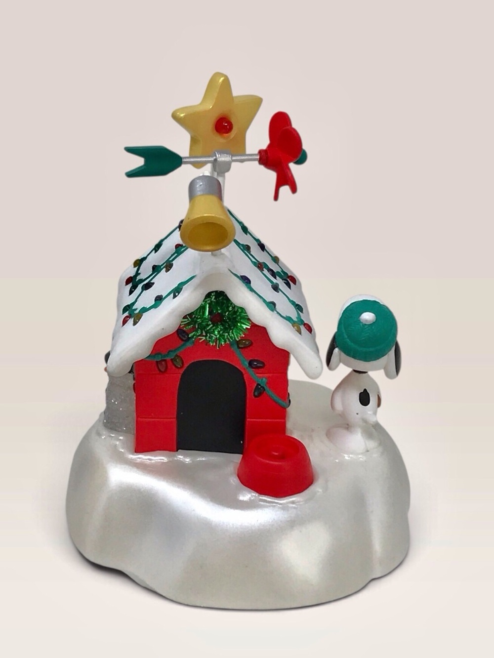 Peanuts Snoopy Christmas Ornament Light & SOUND World Famous Decorator 2003 - Picture 4 of 10